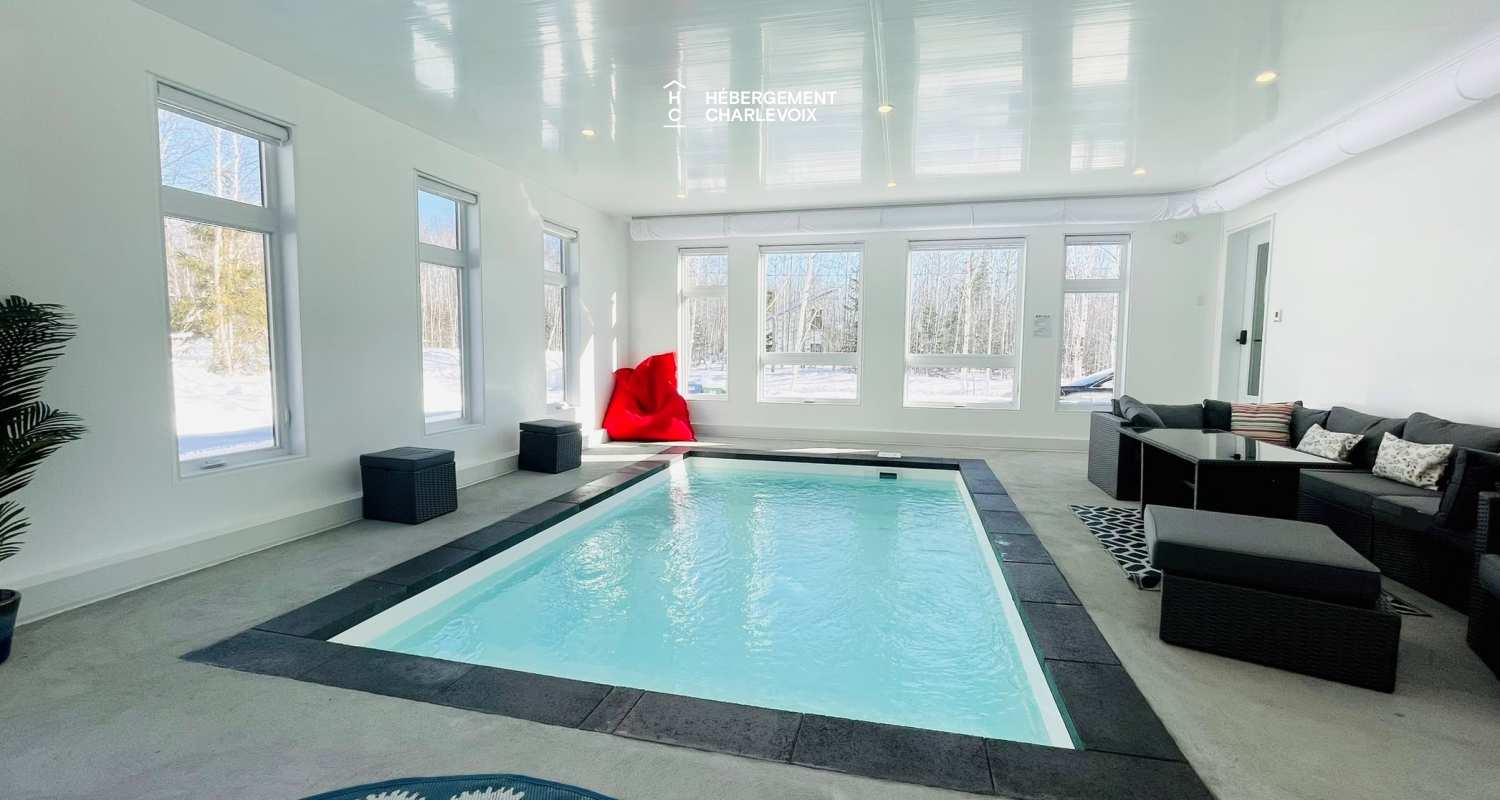 DIS-28 - Piscine chauffée et spa!